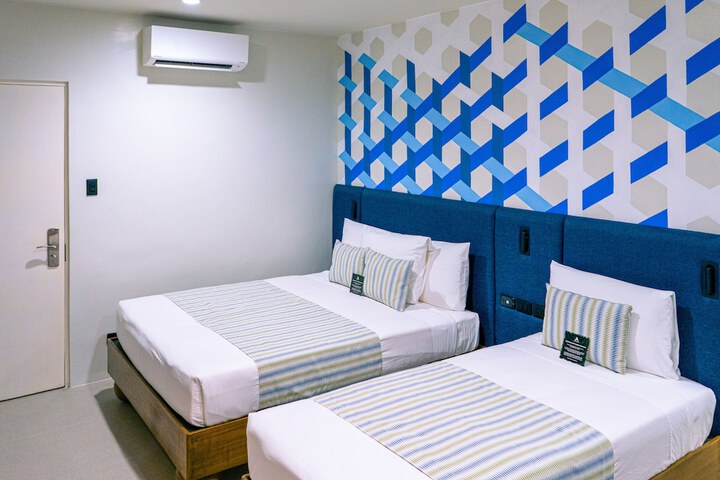 Room 4 of 11