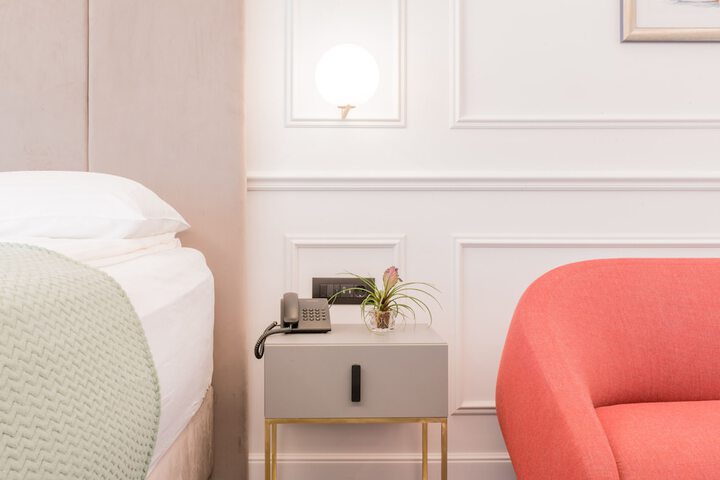 Room 18 of 115