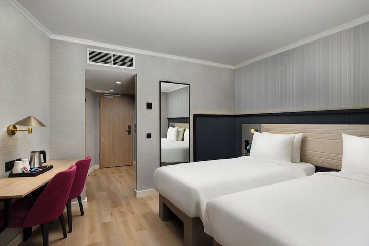 Room 18 of 42