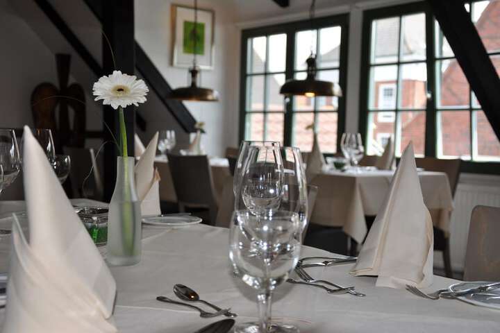Dining 37 of 63