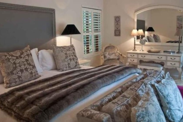 Room 4 of 55
