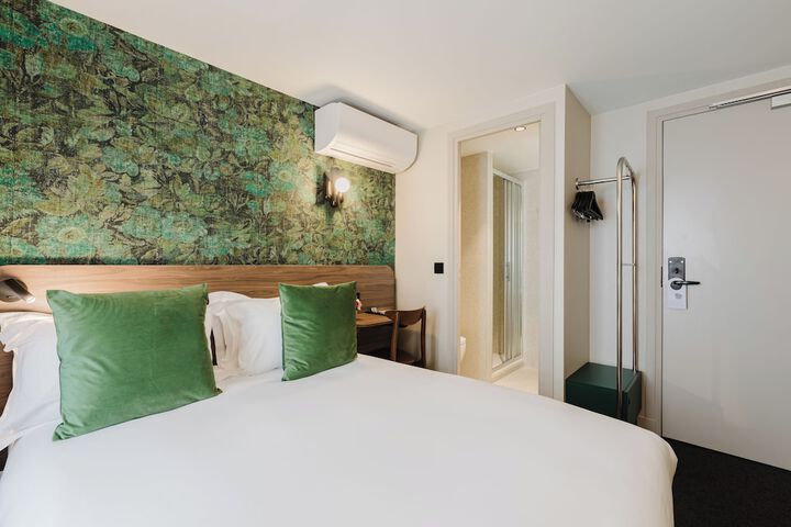 Room 42 of 84
