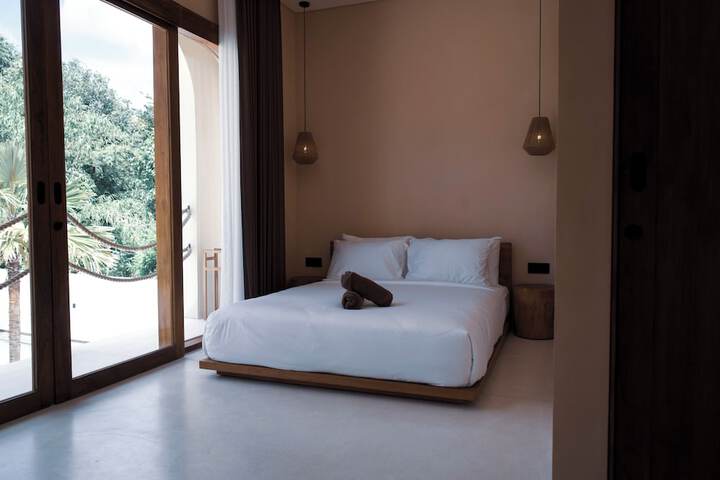 Room 42 of 61