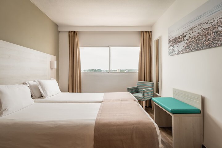 Room 3 of 78