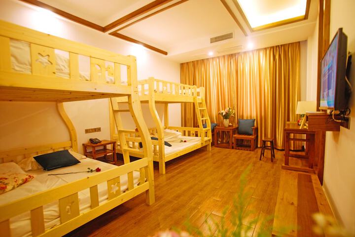 Room 40 of 69