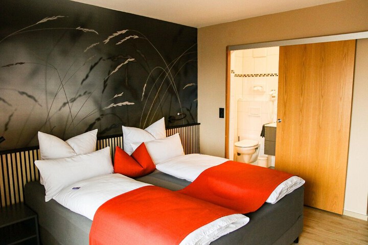 Room 6 of 23