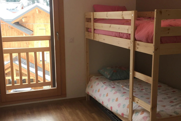 Room 5 of 8