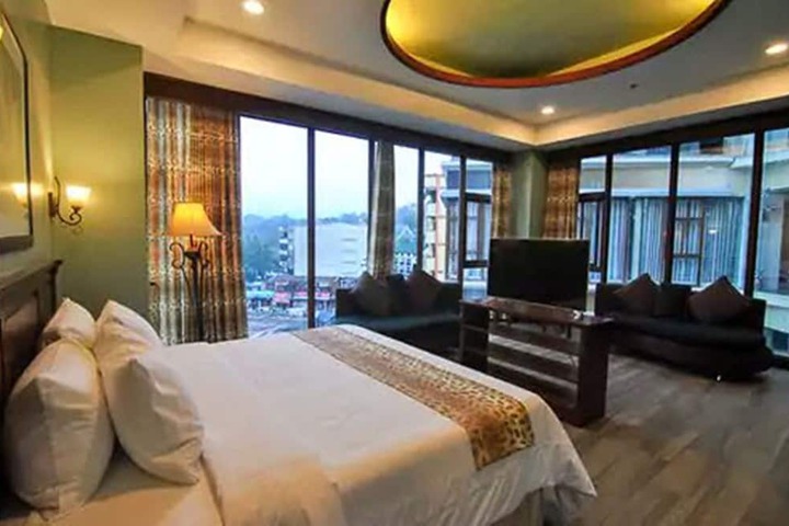 Room 42 of 90