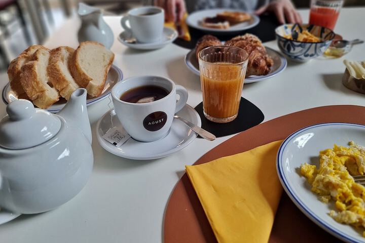 Breakfast/Coffee Service 34 of 40