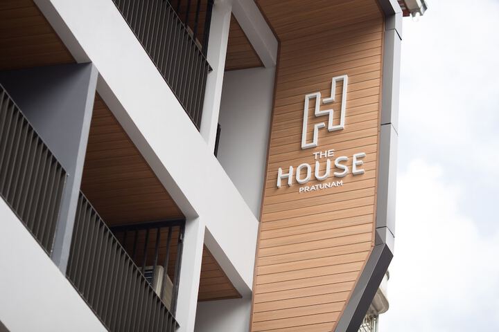Hotel 75 of 77