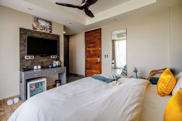 Room 4 of 30