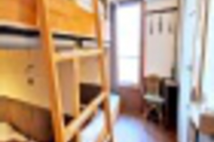 Room 75 of 192