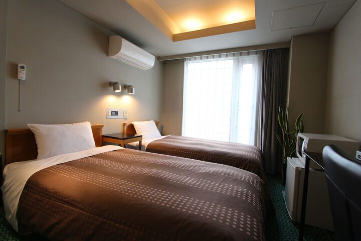 Room 9 of 23