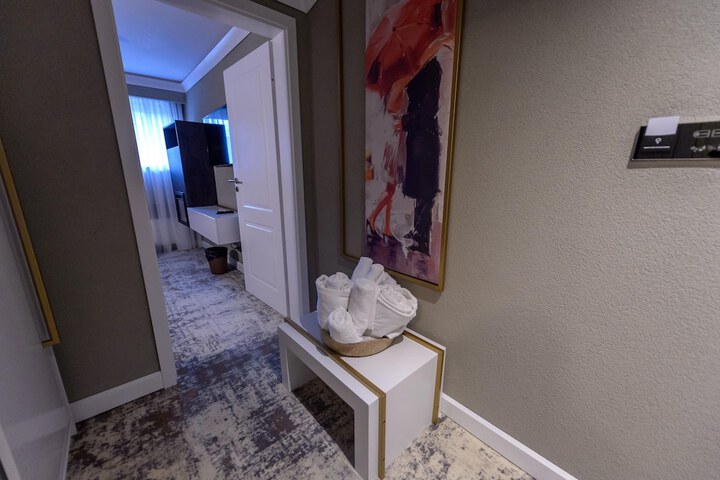 Room 19 of 104