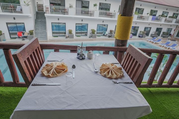 Dining 153 of 163