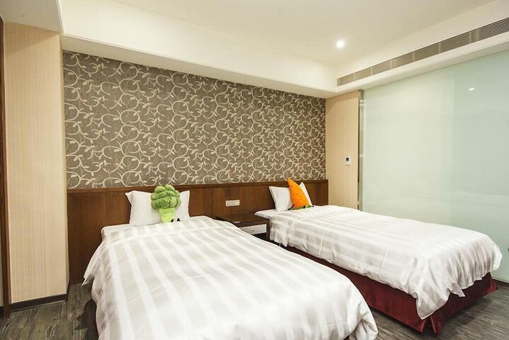 Room 12 of 47