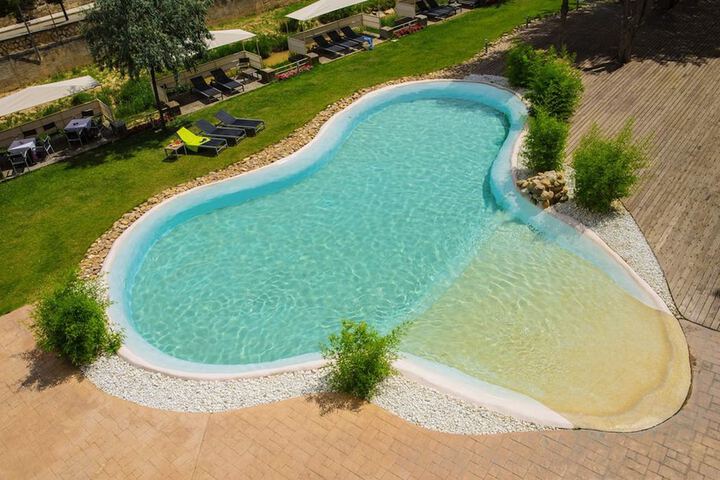 Hotel with Pool