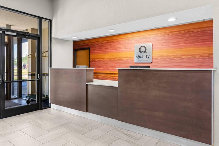 Entrance & Lobby