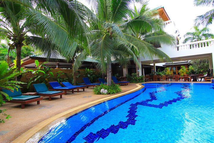 Hotel Pool