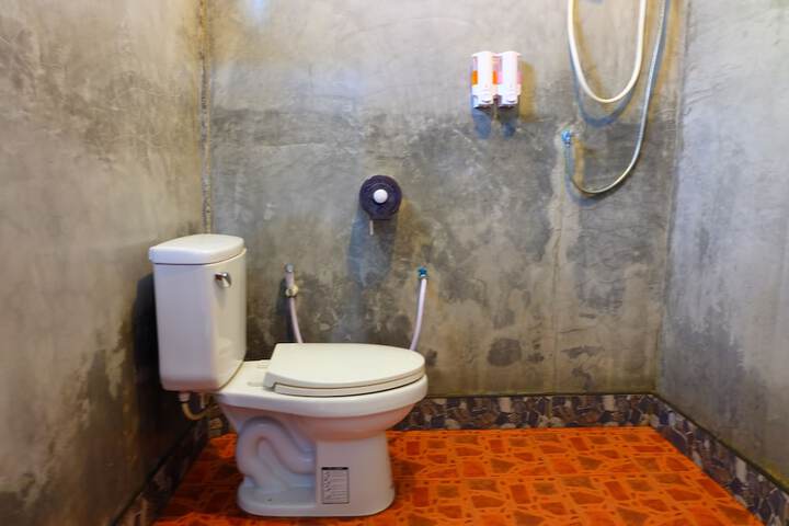 Room 12 of 25