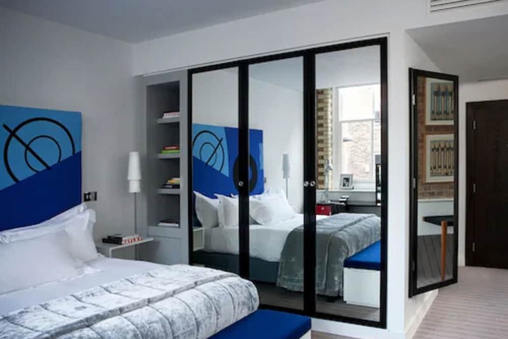 Room 28 of 68
