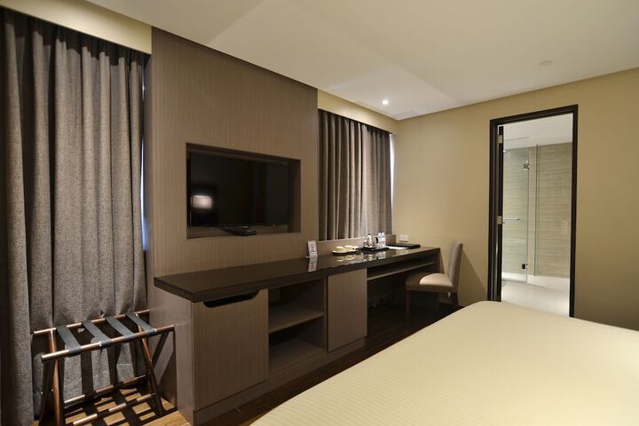 Room 6 of 68