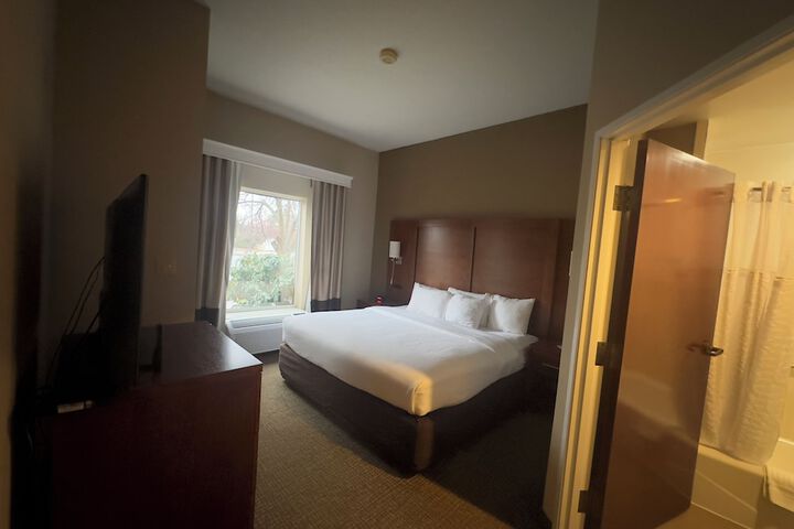 Room 21 of 77