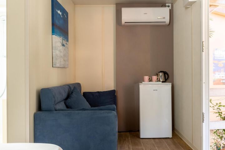 Room 5 of 126