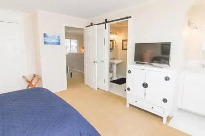 Room 5 of 15