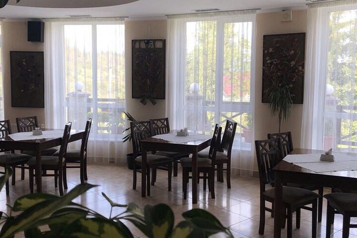 Dining 45 of 61