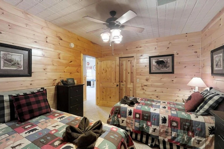 Room 3 of 8
