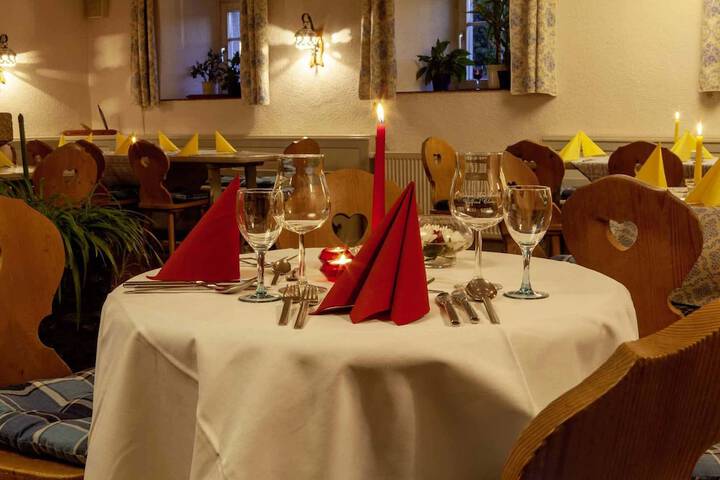 Dining 11 of 14