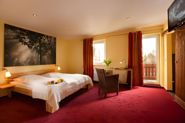 Room 3 of 43