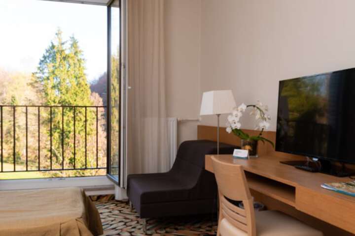 Room 10 of 81