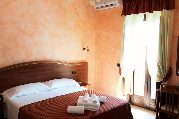 Room 10 of 132