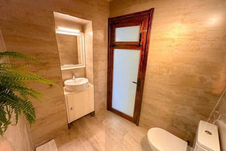 Room 45 of 74