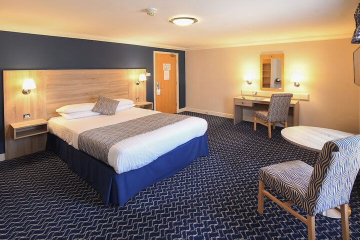 Room 93 of 216
