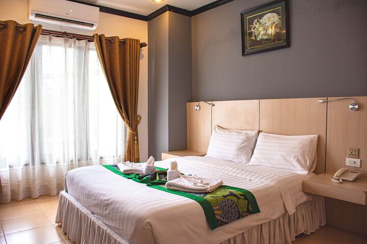 Room 5 of 37