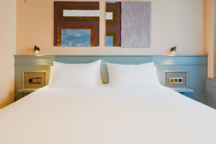 Room 46 of 239