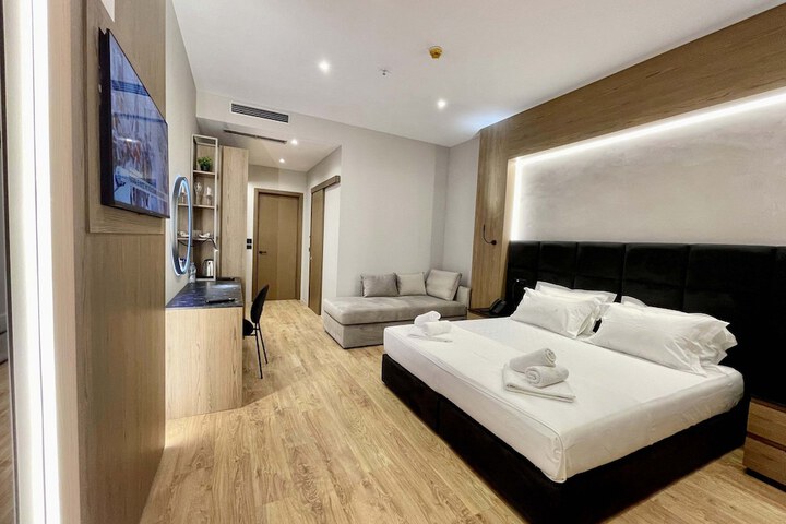 Room 28 of 71