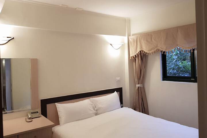 Room 16 of 33