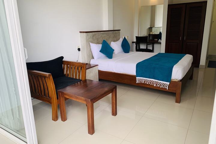 Room 10 of 24