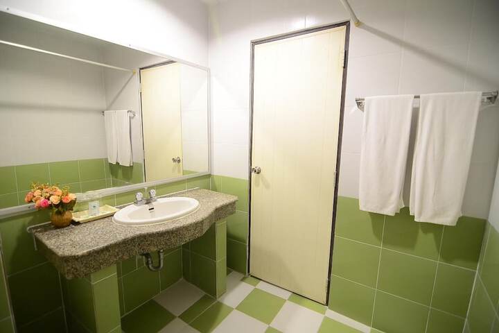 Room 14 of 27