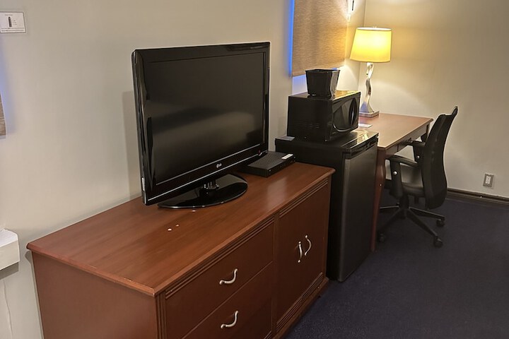 Room 9 of 65