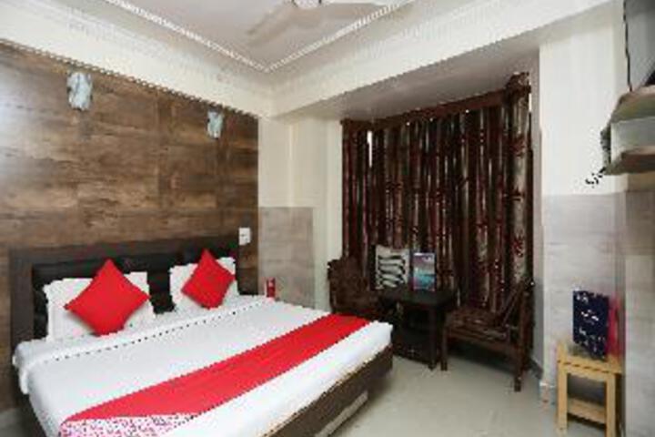 Room 8 of 30