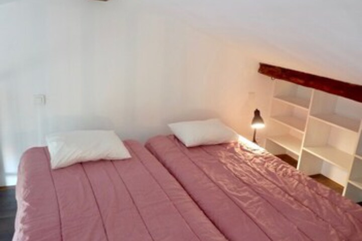 Room 21 of 28