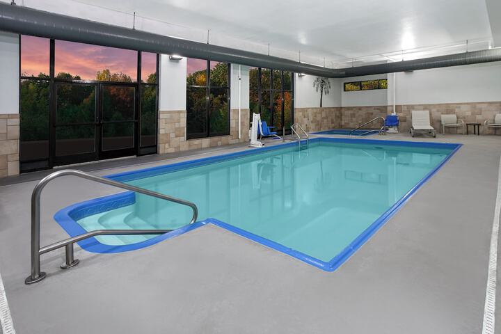 Hotel Pool