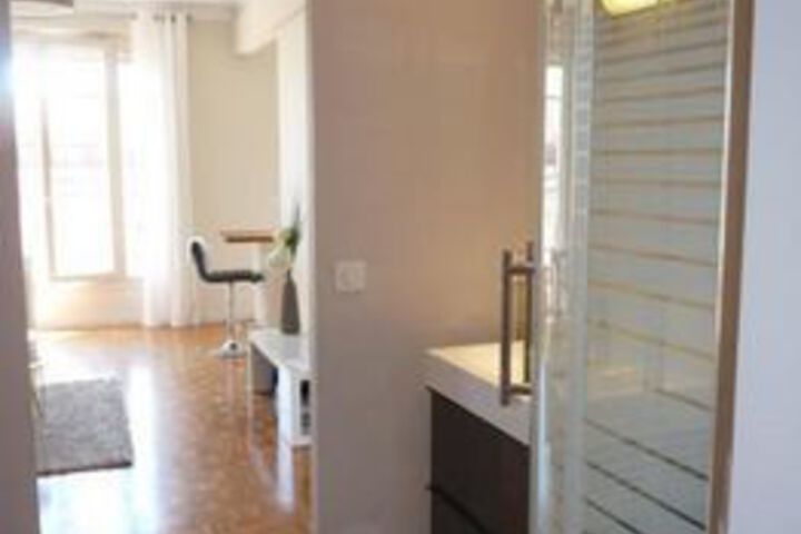 Room 5 of 13