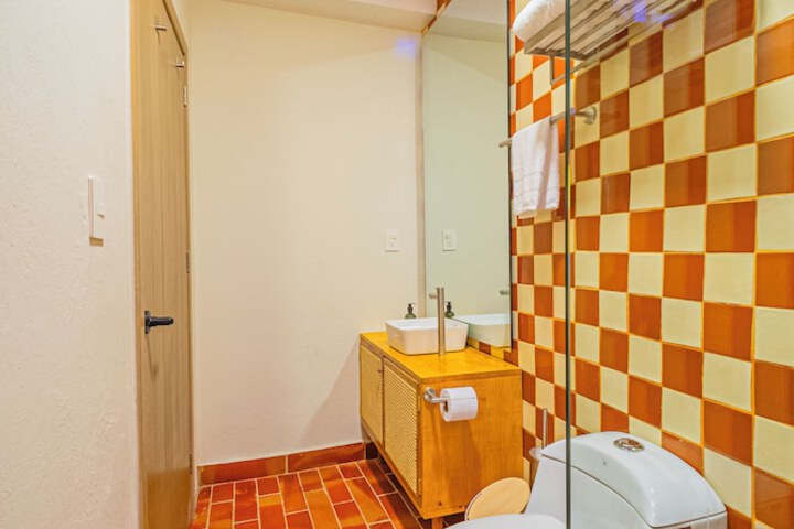 Room 62 of 94