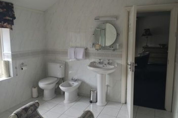 Room 2 of 22